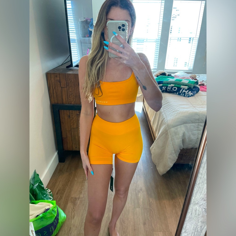 Young LA workout set